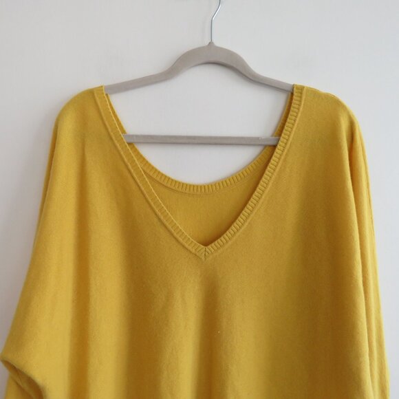 VINCE 100% Cashmere Scoop Neck Sweater in Canary Yellow Quiet Luxury - Size L - Picture 9 of 12